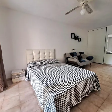 Bonito Estudio En Cristianos En Complejo Con Piscina Y Cerca De Playa