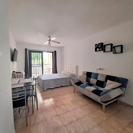 Bonito Estudio En Cristianos En Complejo Con Piscina Y Cerca De Playa * Los Cristianos (Tenerife)