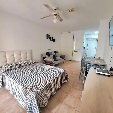 Bonito Estudio En Cristianos En Complejo Con Piscina Y Cerca De Playa